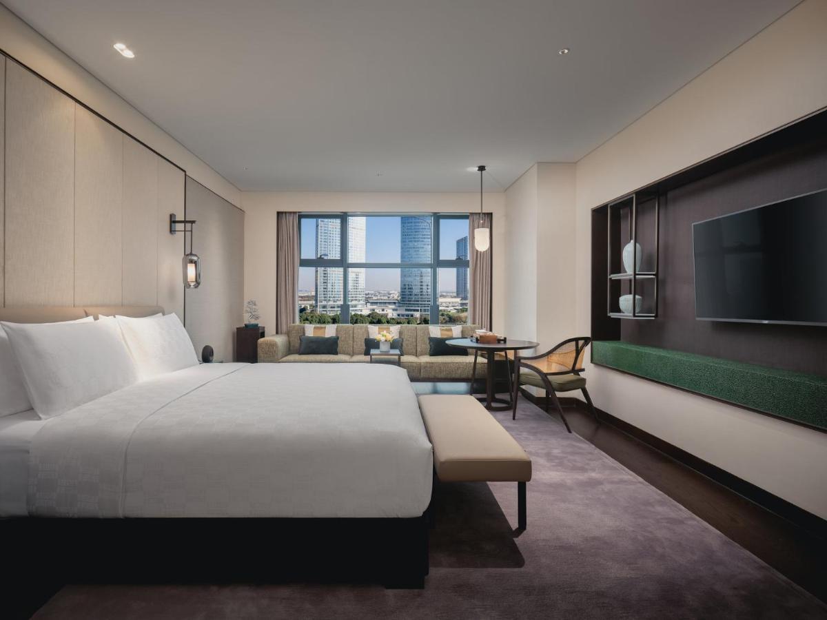 Hualuxe Kunshan Huaqiao By Ihg - F1 Racing Preferred Hotel Exterior photo